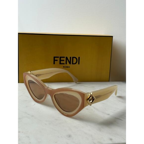 NEW Fendi FE40146I Diamonds Cat Eye Nude Sunglasses - Picture 3 of 7